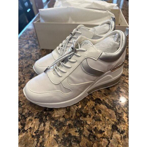 NIB Anne Klein Women's Maze Lace Up Sneakers Shoes SIZE 5.5 - Picture 8 of 8